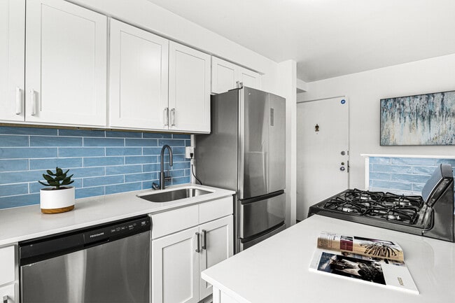 Building Photo - Mayflower Apartments
