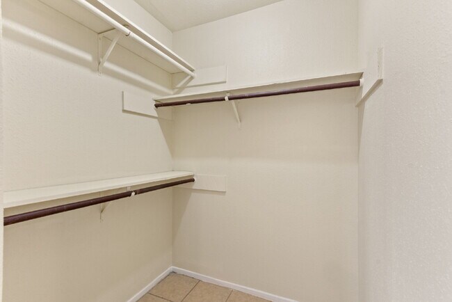 Building Photo - 2602 Orion Dr