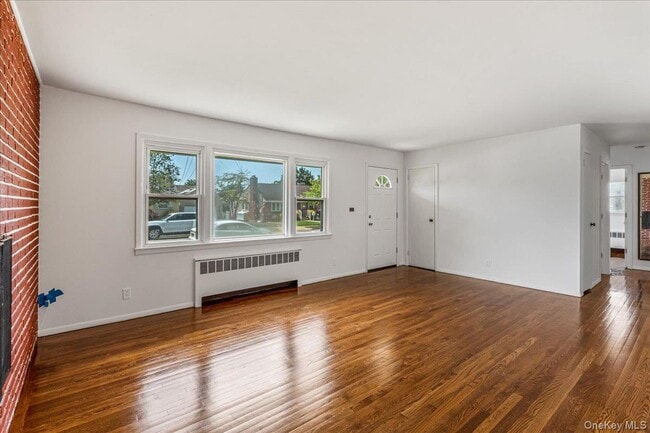 Building Photo - 19 Dakota St