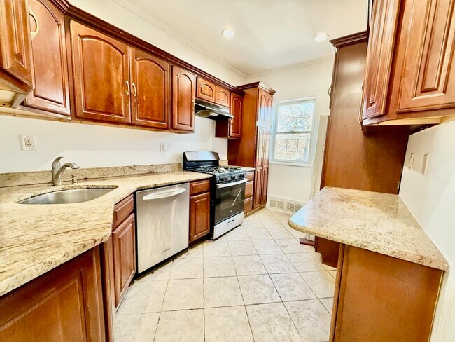 Building Photo - 204 Olean Ave