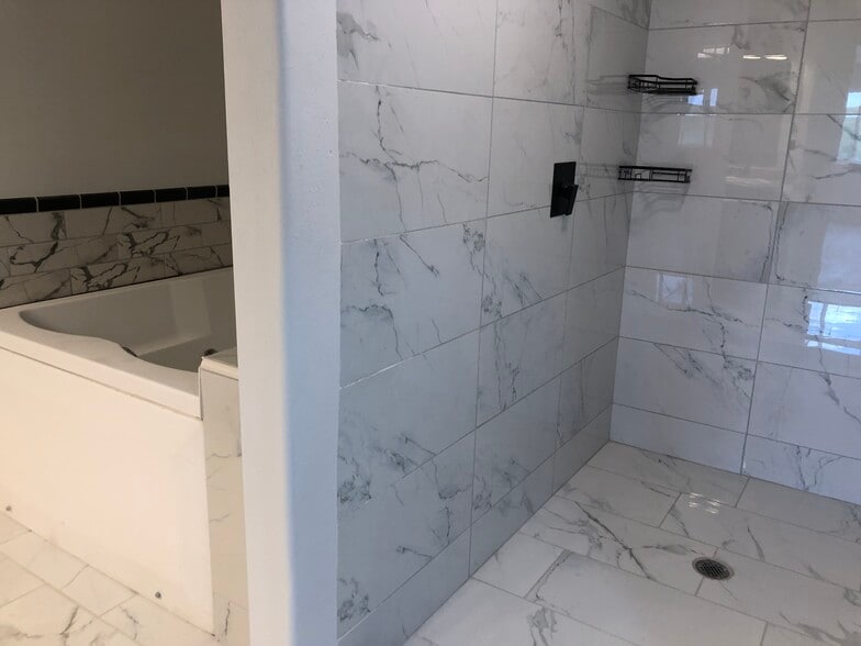 Building Photo - 1272 NW Terre View Dr