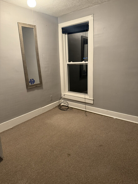 Building Photo - 11 Berry Rd