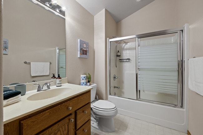 Building Photo - 23679 Dogleg Dr