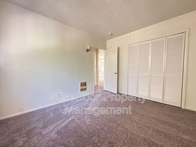 Building Photo - 14631 Christine Dr