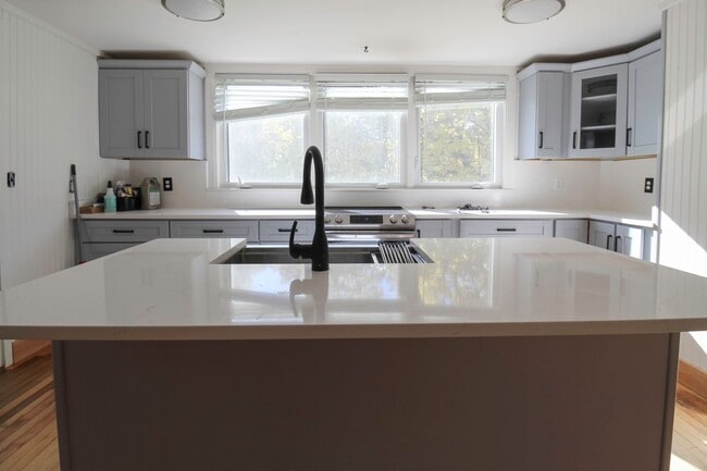 Building Photo - Beautiful 3-Bedroom Colonial on 1.3 Acres in Sought-After Eliot