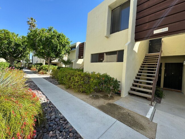 Building Photo - AVAILABLE NOW!!  1 Bedroom 1 Bathroom UPSTAIRS Apartment in Palm Springs!