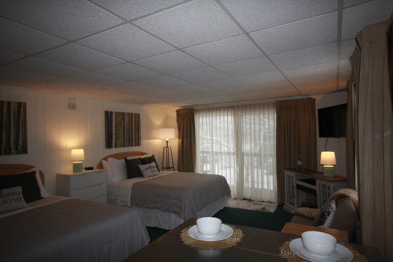 Building Photo - 5712 Shanty Creek Rd