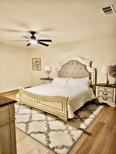 Building Photo - 4805 Alta Oaks Ln