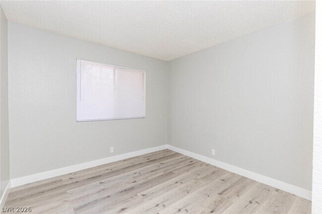 Building Photo - 3151 N Soaring Gulls Dr