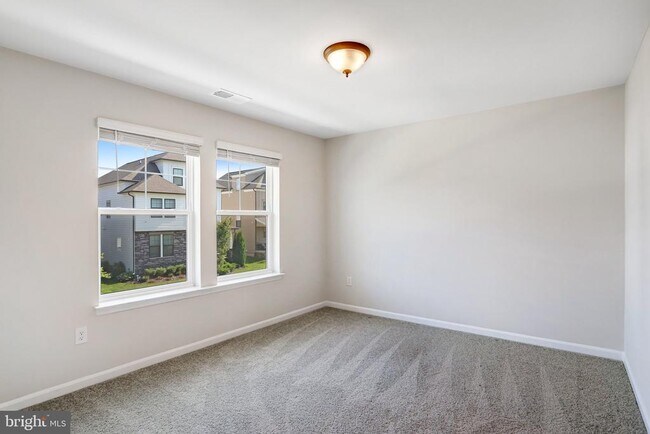 Building Photo - 404 Constellation Ln