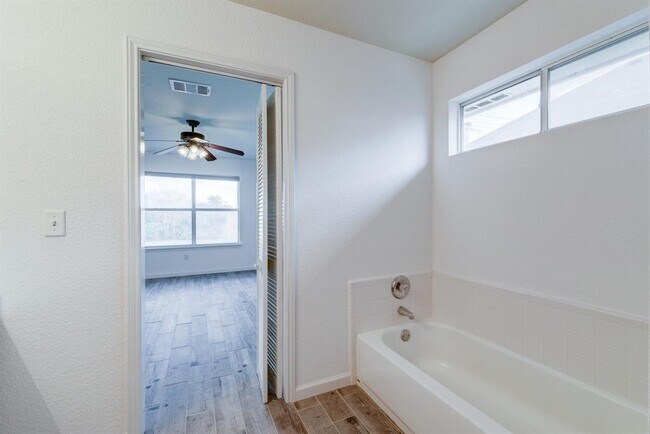 Building Photo - 234 Bastian Ln