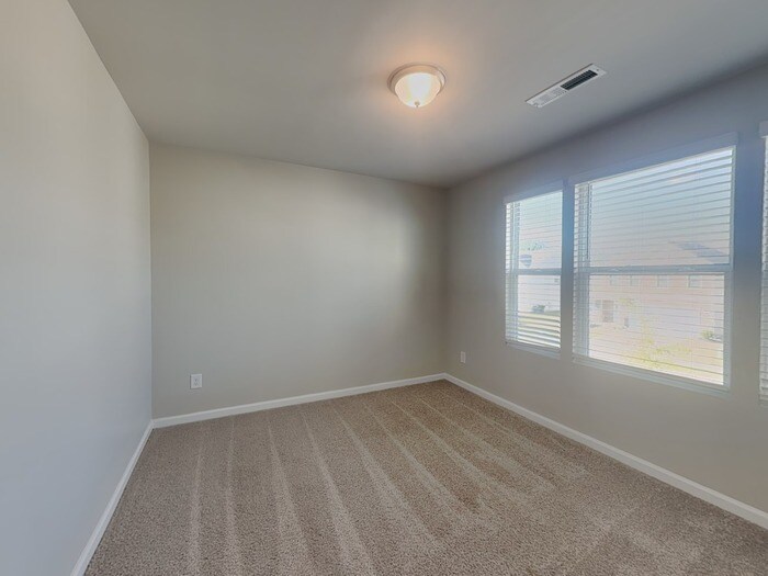 Building Photo - 1041 Cloverdale CT