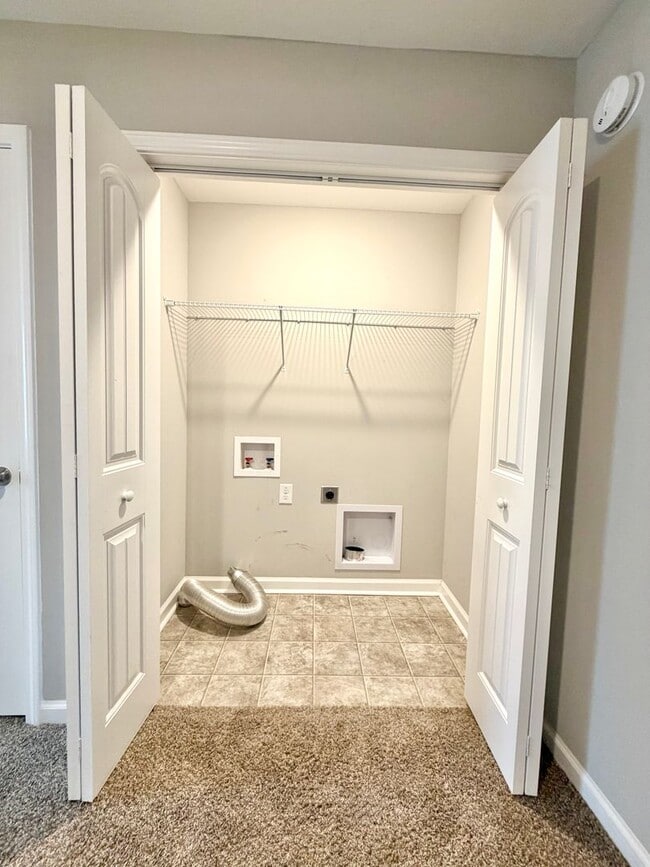 Building Photo - 235 Woodland Vly Ln