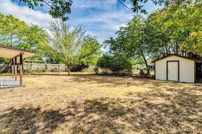 Building Photo - 2603 Mesquite Ln