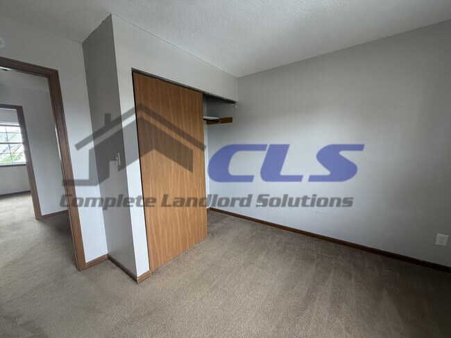 Interior Photo - 820 Poplar Street