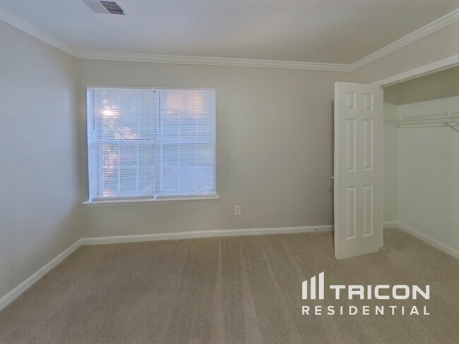 Building Photo - 5407 River Falls Dr