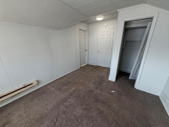 Building Photo - 922-4 Vermilion-