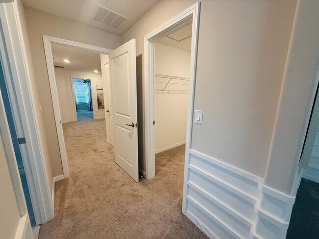 Building Photo - Townhouse in Land O' Lakes - The Townes at Lake Thomas