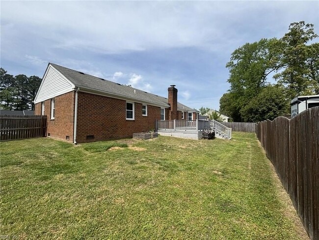 Building Photo - 605 Treemont Ct