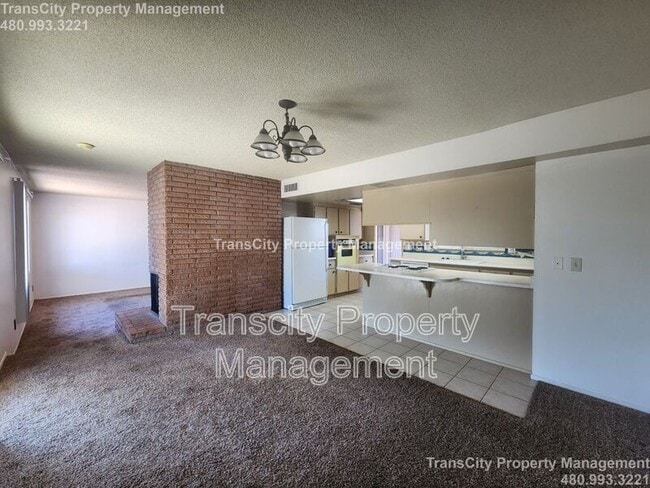 Building Photo - 128 E Ellis Dr