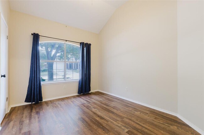Building Photo - 6614 Bramber Ln