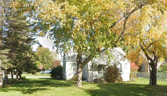 Building Photo - 1905 44th Ave NE