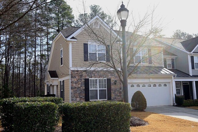 Building Photo - Beautifully Maintained End Unit Townhome i...