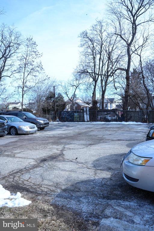 Building Photo - 5711 Erdrick St