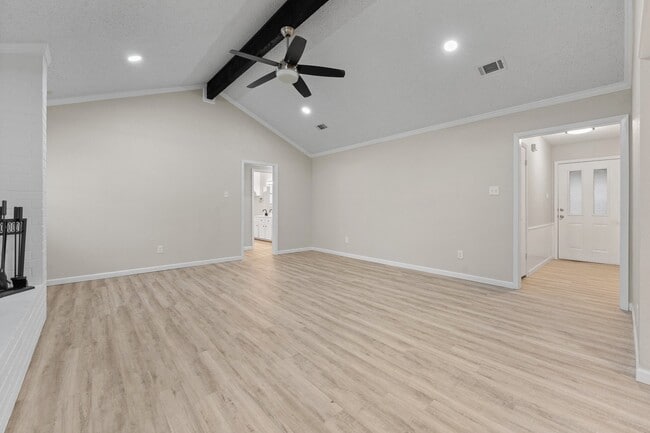 Building Photo - 608 Pleasant Manor Ave