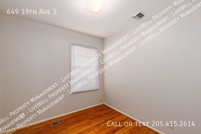 Building Photo - 649 19th Ave S