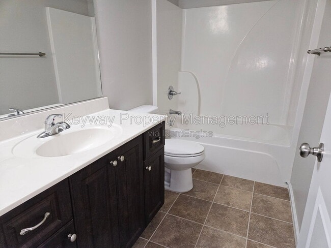 Building Photo - 905 Glenhaven Dr