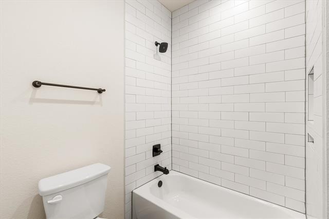 Building Photo - 1402 Courtney Pl