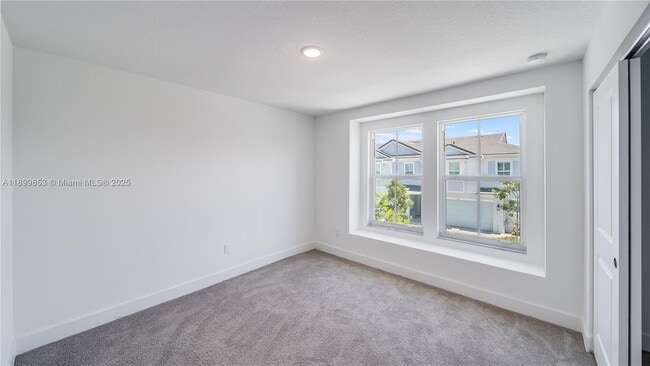 Building Photo - 241 Preserve Trl N