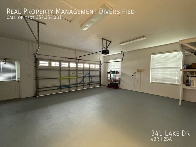 Building Photo - 341 Lake Dr