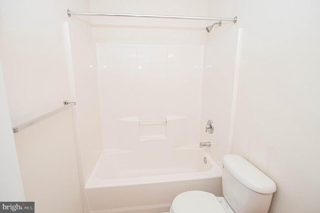 Building Photo - 420 Parkview Ct