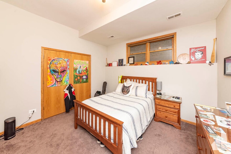 Building Photo - 1401 N Artesian Ave