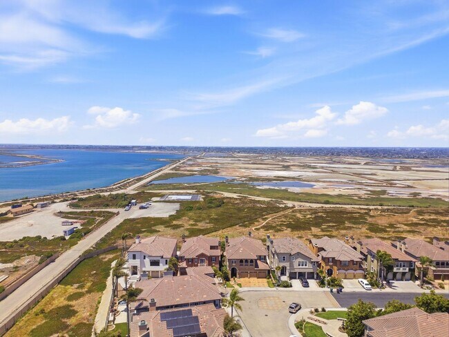 Building Photo - Luxury Coastal Living in Guard-Gated Ocean Colony