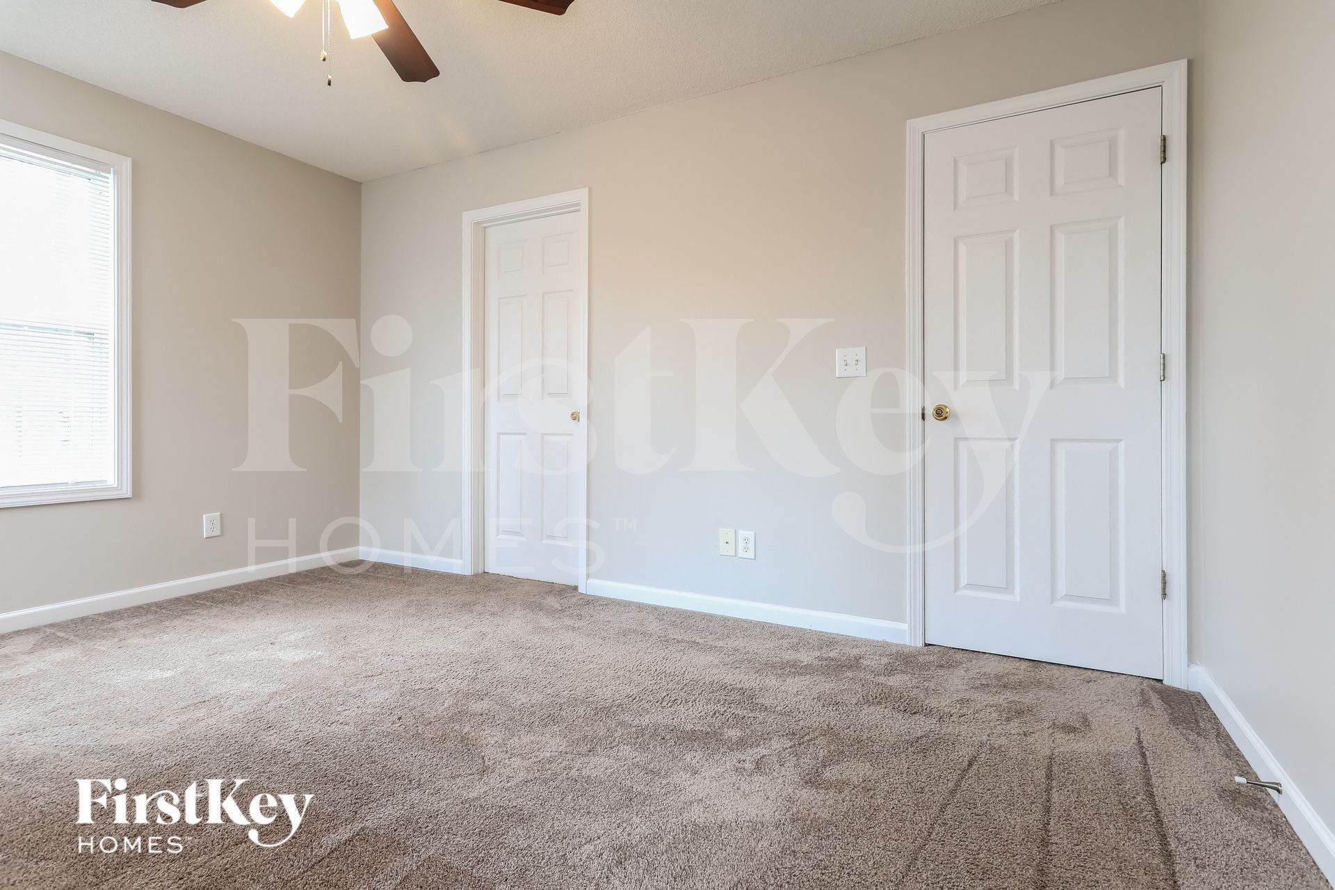 Building Photo - 3240 Hilltop Cir