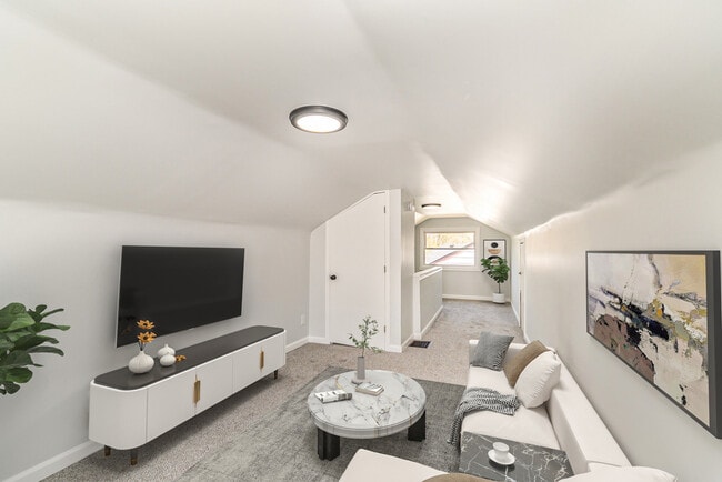 Building Photo - 6047 Yosemite Dr
