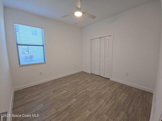 Building Photo - 3055 Dampier Dr