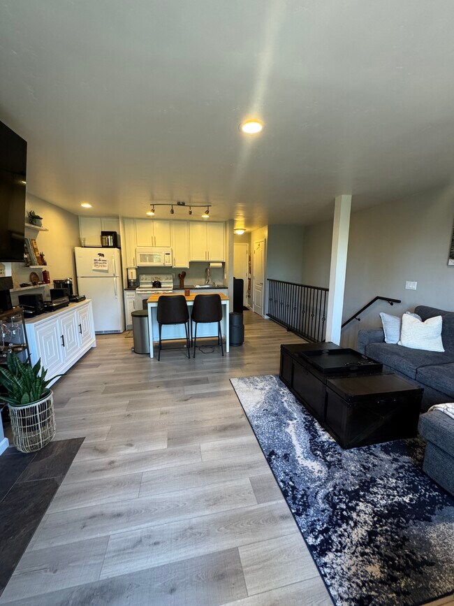 Building Photo - 115 Tramway Dr