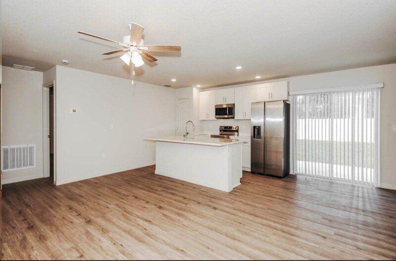 Building Photo - 9 Philmont Ln