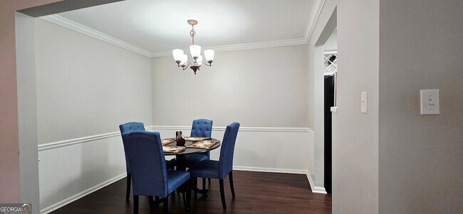 Building Photo - 5151 Roswell Rd