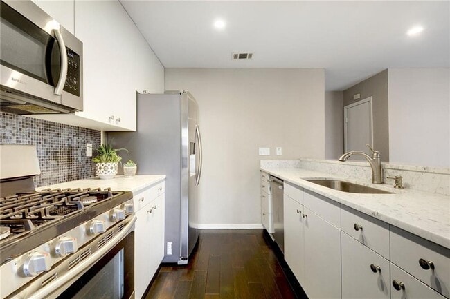 Building Photo - 3839 Dry Creek Dr