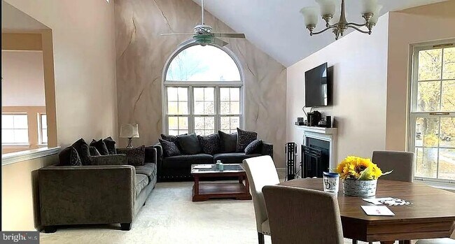 Building Photo - 5 Mill Run W