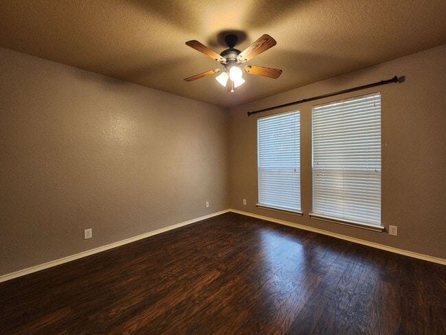 Building Photo - No Carpet / Storage Shed / Back Patio  /  ...