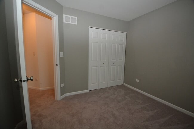 Building Photo - 2953 Madison Dr