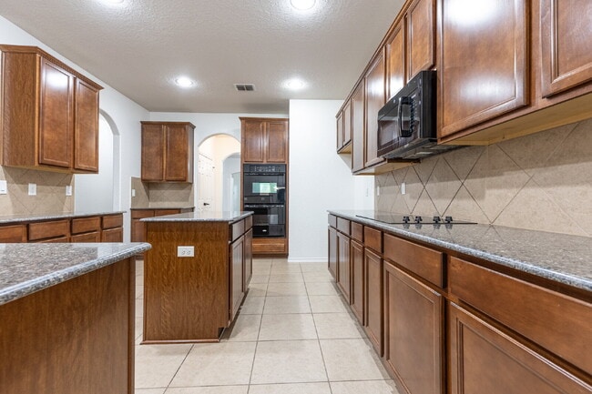 Building Photo - 7651 Mission Ledge