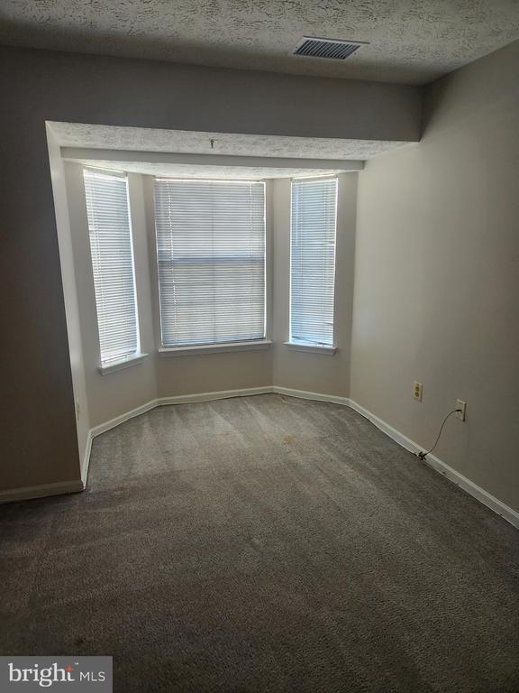 Building Photo - 8941 Town Center Cir