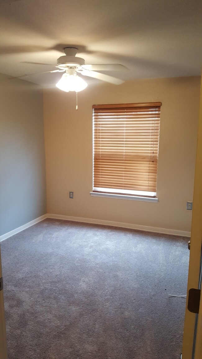 BEDROOM #1 - 3520 E Richmond Rd